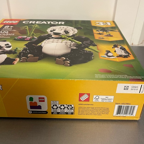 LEGO Creator 3in1 Panda Family Building Set - 31165 626Pcs 8+ NIB Sealed - Picture 10 of 11